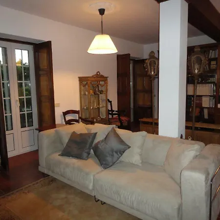 A Casa Do Professor Bed & Breakfast Linhares (Braganca)