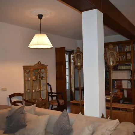 A Casa Do Professor Alojamento de Acomodação e Pequeno-almoço Linhares (Braganca)