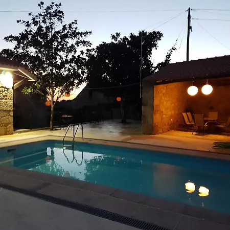 Alojamento de Acomodação e Pequeno-almoço A Casa Do Professor Linhares (Braganca)